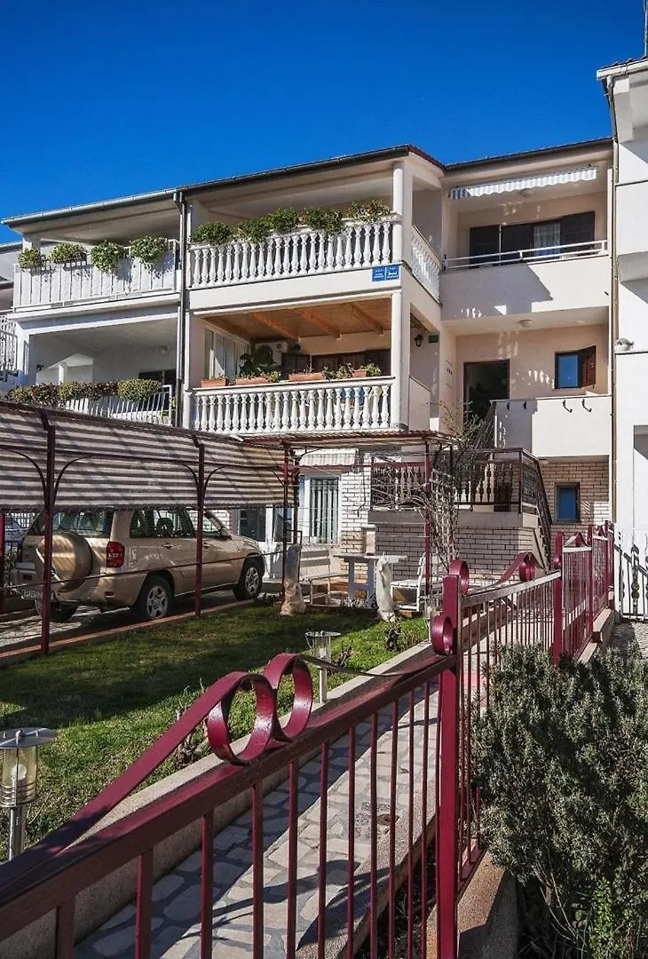 Cozy Apartments Alexandra For Relaxed Vacation Pula Konukevi